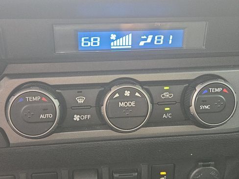 Used 2022 Toyota Tacoma TRD Sport w/ Technology Package RWD image 21