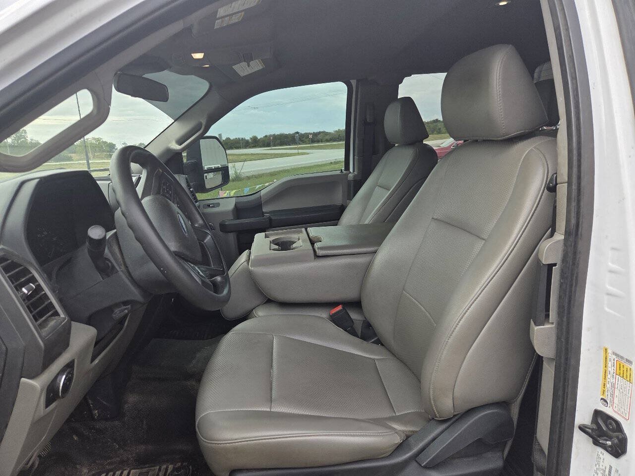 Used 2022 Ford F250 XL w/ Power Equipment Group AWD/4WD image 9
