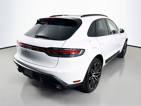Certified 2026 Porsche Macan AWD/4WD image 9