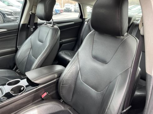 Used 2013 Ford Fusion Titanium w/ Titanium Driver Assist Pkg image 9