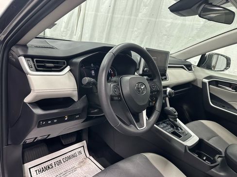 Used 2025 Toyota RAV4 XLE w/ Convenience Package image 15