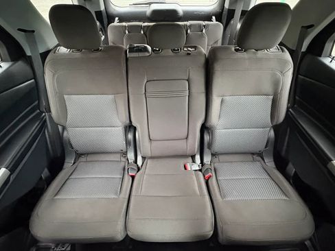 Used 2022 Ford Explorer XLT AWD/4WD image 30
