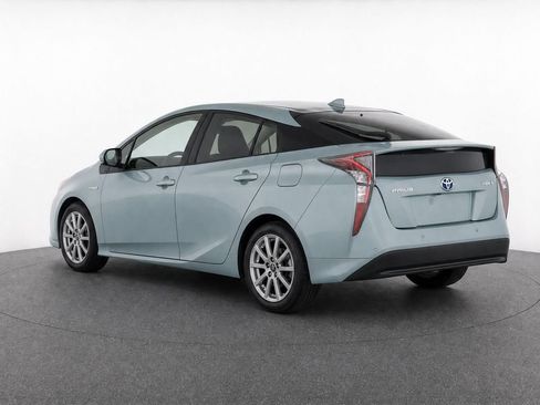 Used 2017 Toyota Prius Two w/ Prius Two Safety Plus Package FWD image 3