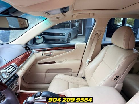 Used 2016 Lexus LS 460 w/ Comfort Package RWD image 24