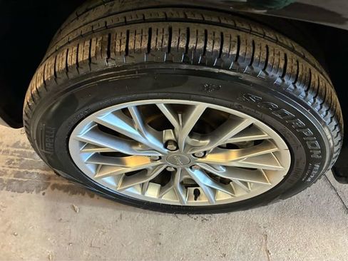 Used 2023 Jeep Grand Cherokee L Summit image 9