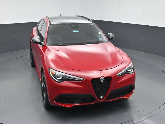 Used 2023 Alfa Romeo Stelvio Veloce AWD/4WD image 38