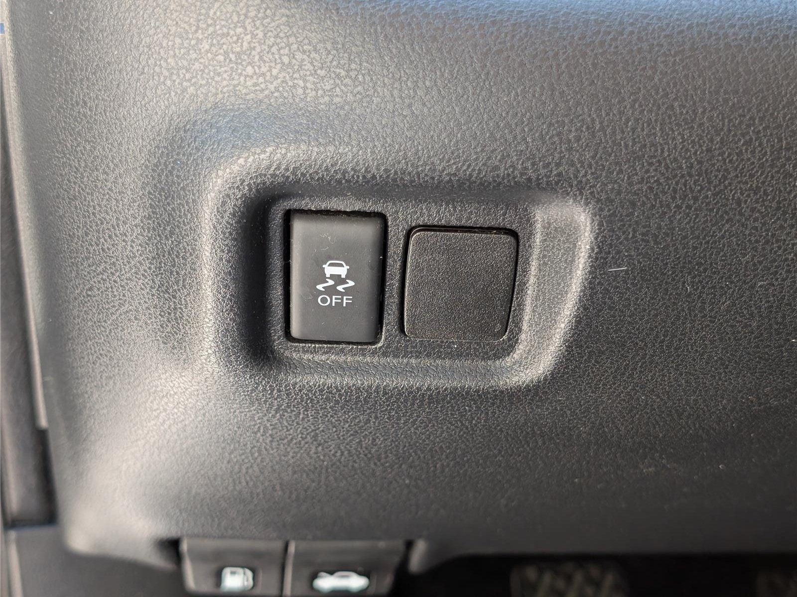 Used 2017 Nissan Versa S FWD image 18