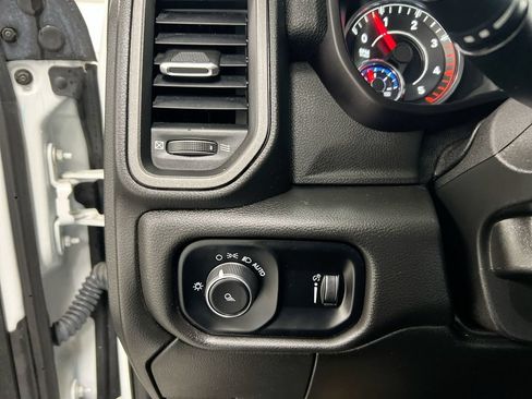 Used 2024 RAM 3500 Tradesman w/ Chrome Appearance Group AWD/4WD image 18