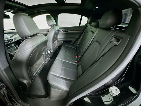 Used 2022 Alfa Romeo Stelvio Ti image 30