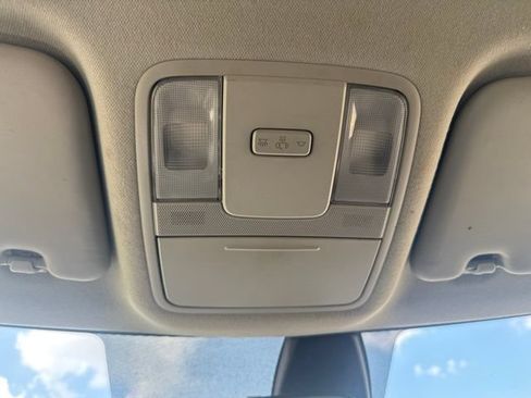 Used 2020 Kia Soul S FWD image 19