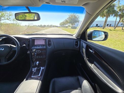 Used 2017 INFINITI QX50 2WD w/ Premium Plus Package image 14