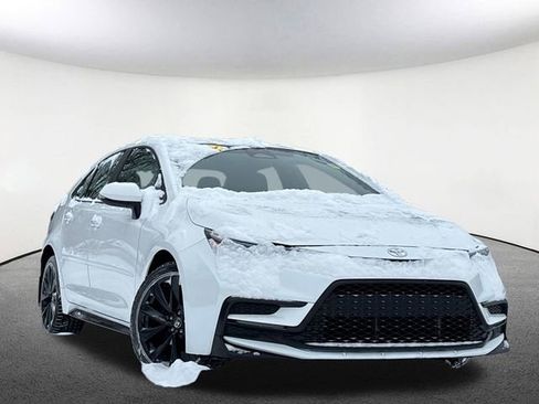 Used 2024 Toyota Corolla SE image 2
