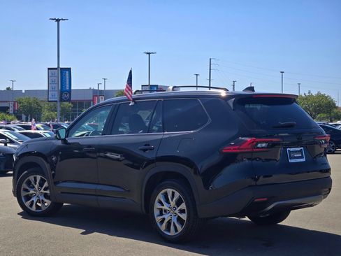 Used 2025 Toyota Grand Highlander FWD image 5