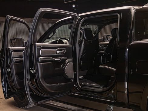Used 2019 RAM 1500 Laramie AWD/4WD image 29