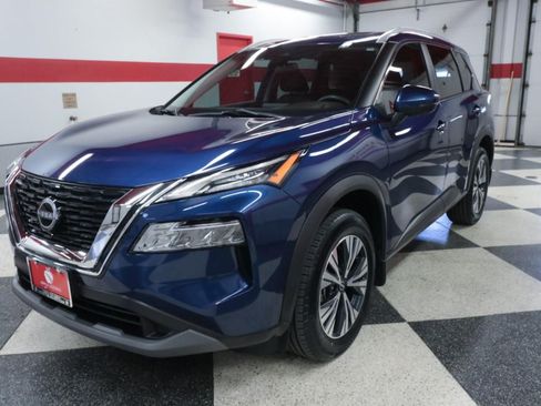 Used 2022 Nissan Rogue SV w/ SV Premium Package FWD image 6