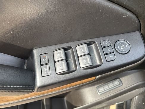 Used 2020 GMC Yukon Denali w/ Open Road Package image 9