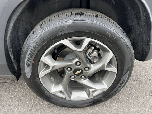 Used 2025 Chevrolet Trax LT w/ LT Convenience Package FWD image 30