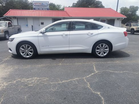 Used 2016 Chevrolet Impala LT FWD image 2