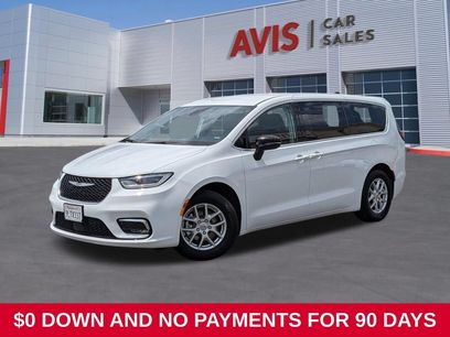 Used 2024 Chrysler Pacifica Touring-L