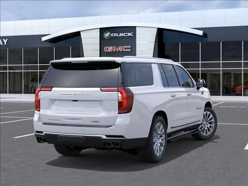 New 2026 GMC Yukon XL Denali w/ Denali Reserve Package AWD/4WD image 4