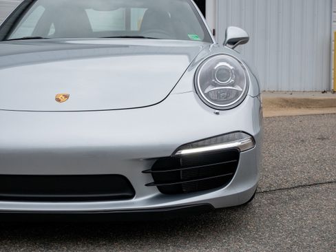 Used 2015 Porsche 911 Carrera S image 12