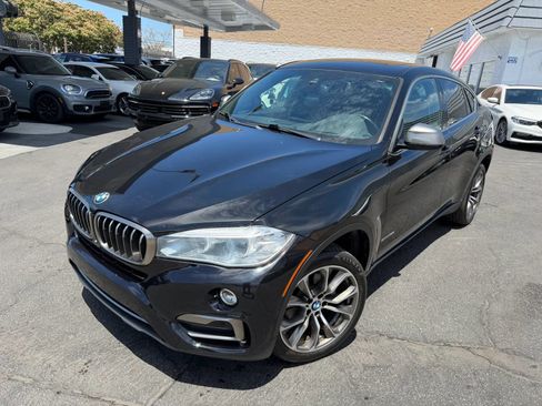 Used 2019 BMW X6 sDrive35i w/ Premium Package RWD image 2