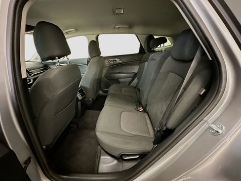 Used 2025 Kia Sportage LX image 28