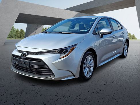Certified 2025 Toyota Corolla LE w/ LE Premium Package FWD image 3