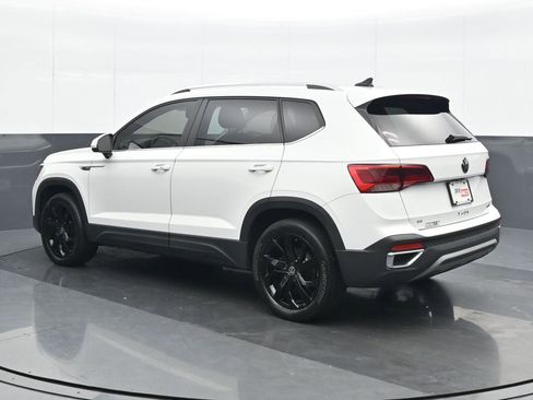 Used 2022 Volkswagen Taos SE image 4