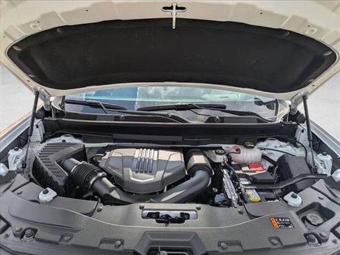 Used 2024 GMC Acadia Elevation image 22