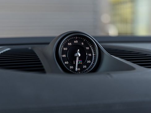 New 2025 Porsche Macan Electric image 32