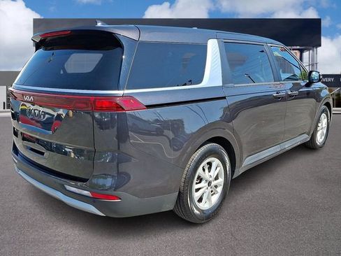 Used 2024 Kia Carnival LX FWD image 6