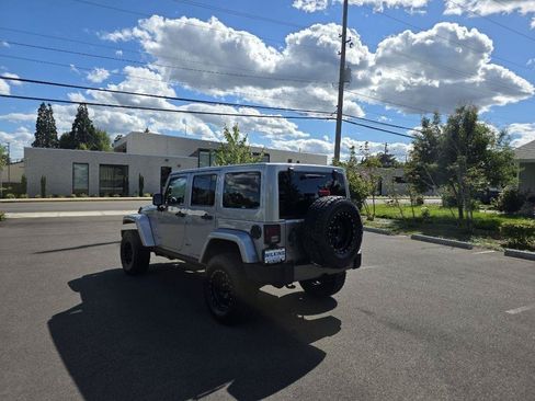 Used 2013 Jeep Wrangler Unlimited Sport AWD/4WD image 7