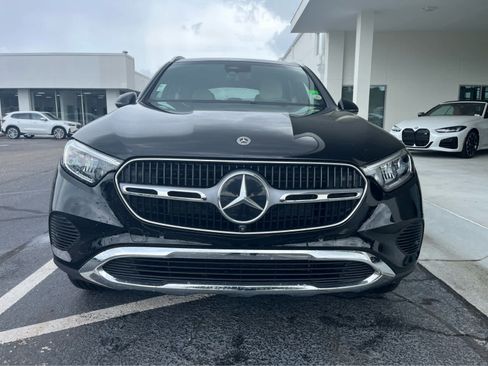 Used 2025 Mercedes-Benz GLC 300 image 2