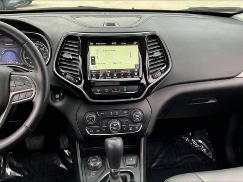 Used 2021 Jeep Cherokee Limited w/ Elite Package AWD/4WD image 13