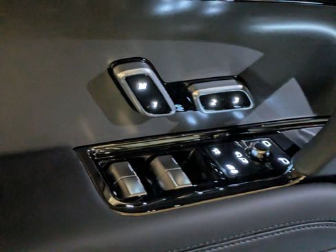New 2026 Land Rover Range Rover Sport SE AWD/4WD image 12