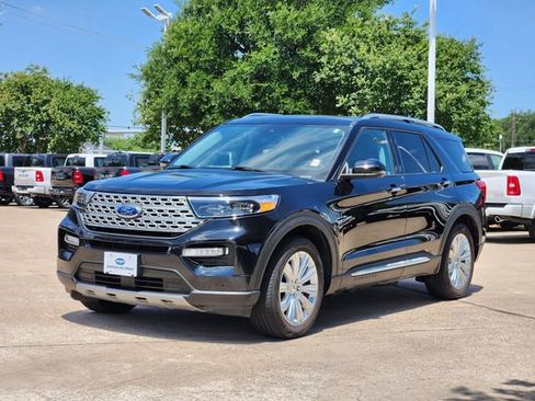 Used 2022 Ford Explorer Limited w/ Equipment Group 301A RWD image 3