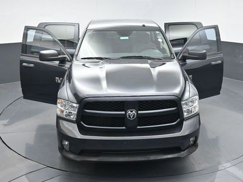Used 2018 RAM 1500 Express AWD/4WD image 53