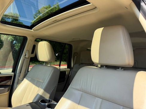Used 2015 Lincoln Navigator 2WD w/ Equipment Group 101A Reserve image 11