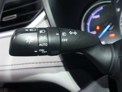 Used 2020 Toyota RAV4 Limited w/ Limited Grade Weather Package AWD/4WD image 34