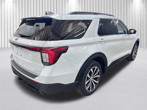 New 2026 Ford Explorer ST-Line image 5