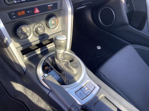 Used 2019 Toyota 86 RWD image 38