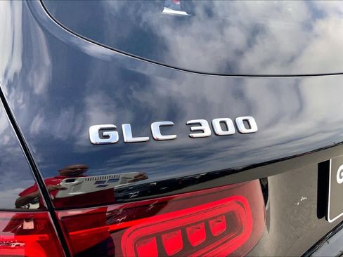 Used 2022 Mercedes-Benz GLC 300 4MATIC image 29