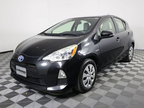 Used 2014 Toyota Prius C One image 5