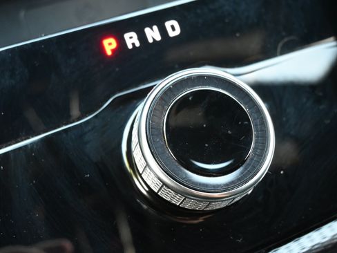 Used 2025 Jeep Grand Cherokee Laredo X w/ Luxury Tech Group I RWD image 23