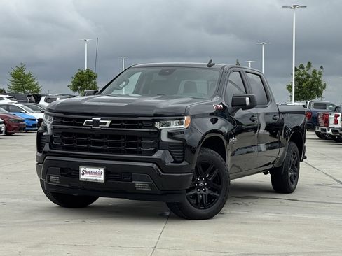 Used 2024 Chevrolet Silverado 1500 RST AWD/4WD image 2