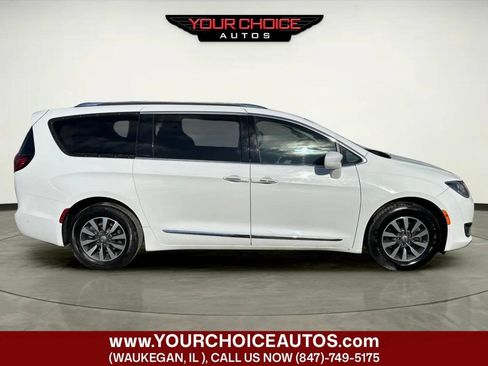 Used 2020 Chrysler Pacifica Touring-L Plus FWD image 6