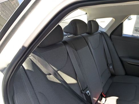 Used 2025 Kia K4 LXS image 29