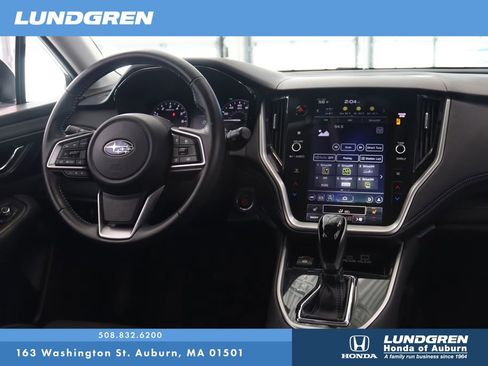 Used 2025 Subaru Outback Premium AWD/4WD image 4