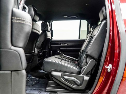 Used 2024 Jeep Wagoneer L Series II w/ Flexible Seating Group image 35